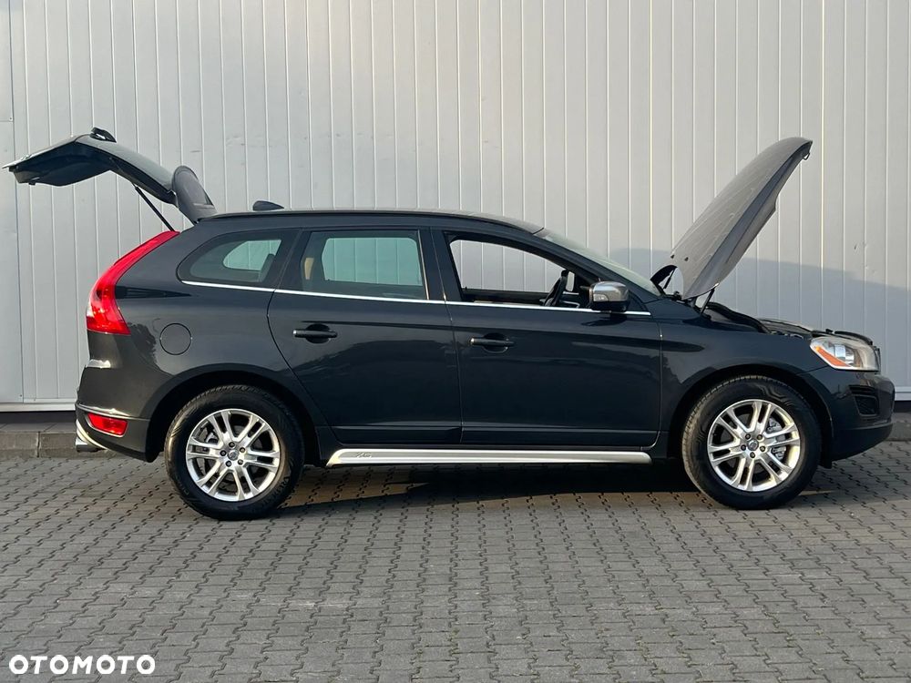 Volvo XC 60 D5 AWD RDesign - 32