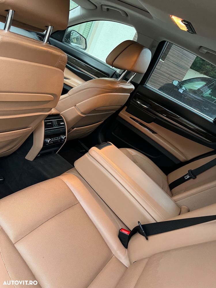BMW Seria 7 740d xDrive - 9