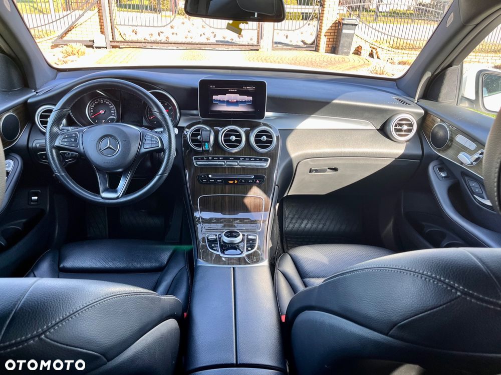 Mercedes-Benz GLC 300 4Matic 9G-TRONIC - 22