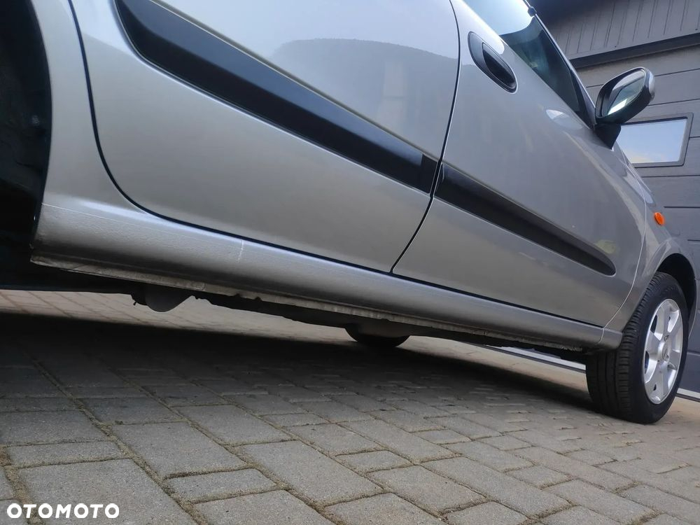 Nissan Almera 1.5 visia - 29