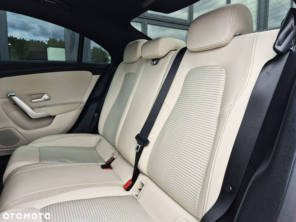 Mercedes-Benz CLA 200 7G-DCT Edition Progressive Line - 26