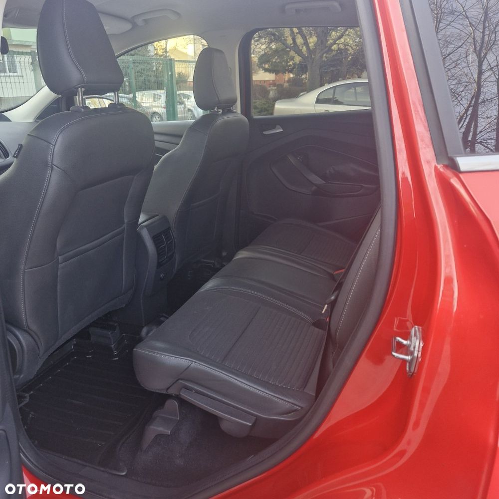 Ford Kuga - 1