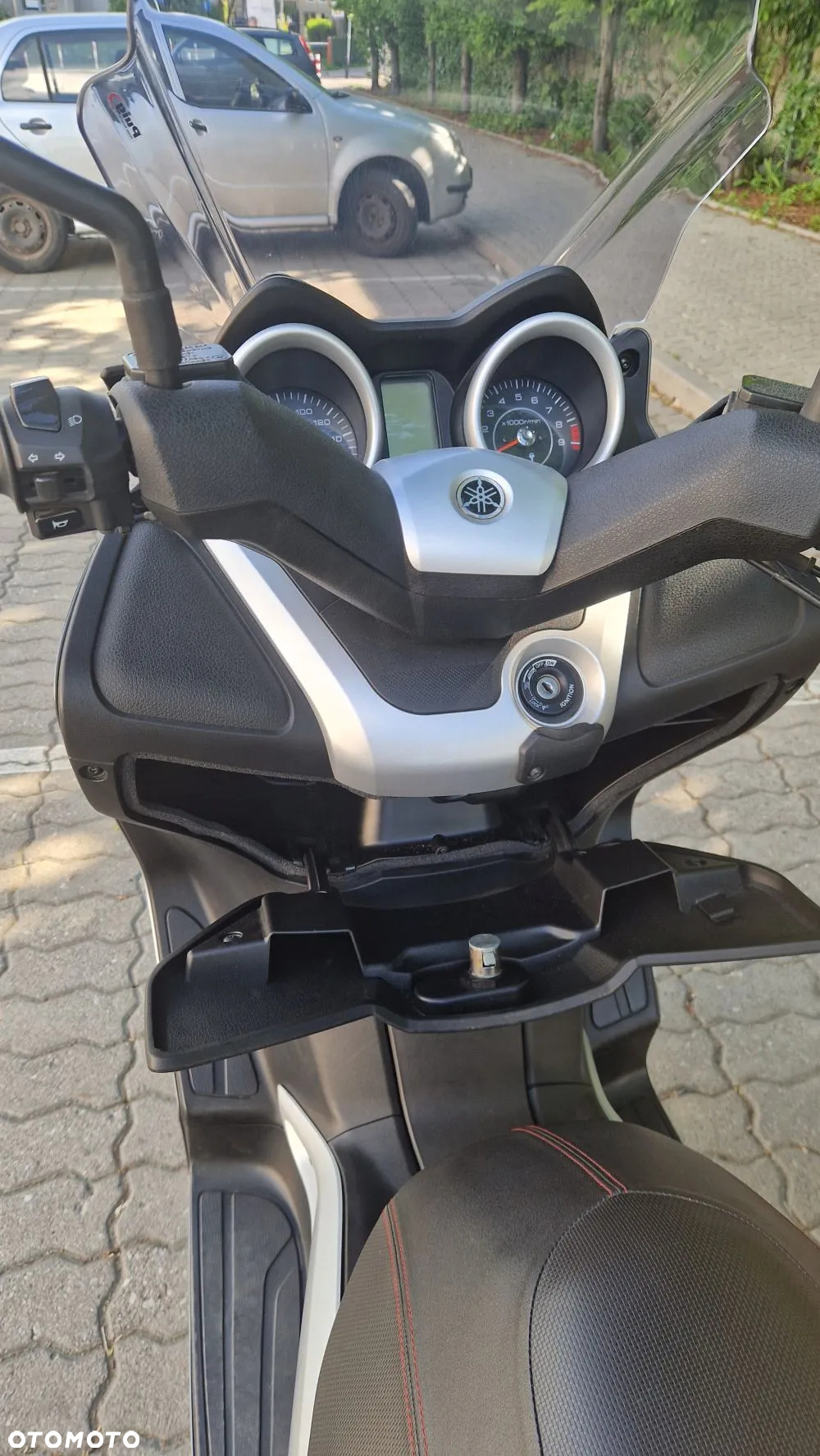 Yamaha X-max - 8