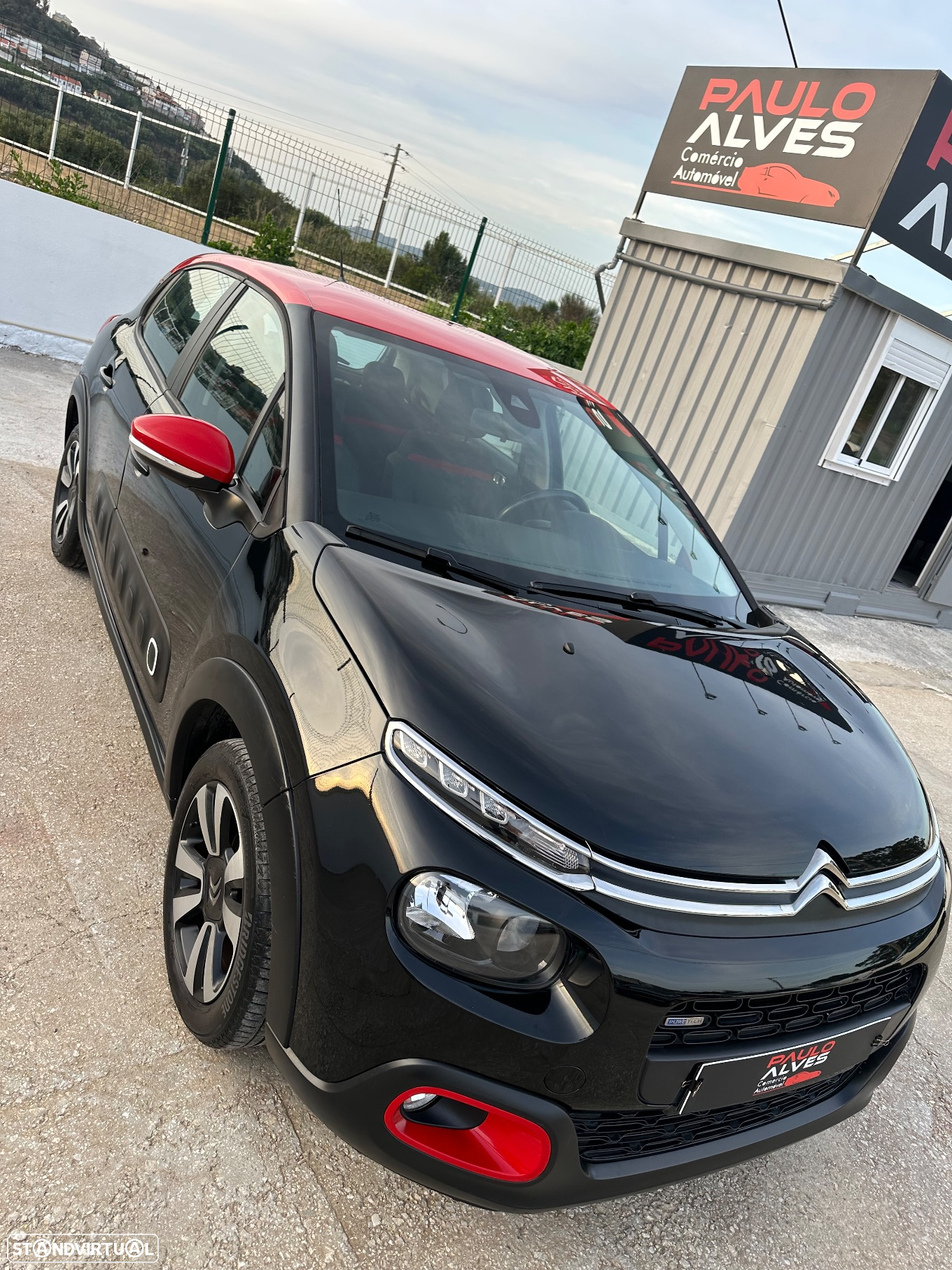 Citroën C3 1.2 PureTech Shine - 26