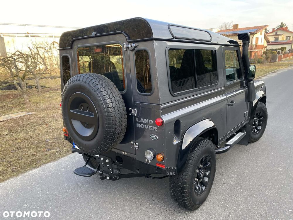 Land Rover Defender 2.2 TD4 E - 31