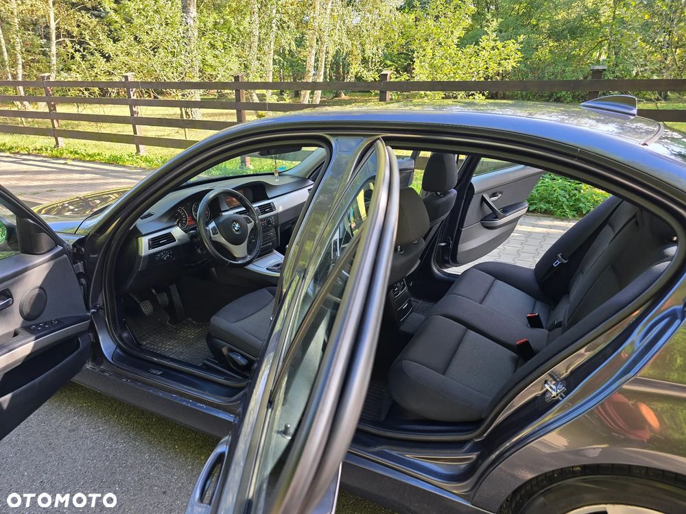 BMW Seria 3 318d - 19