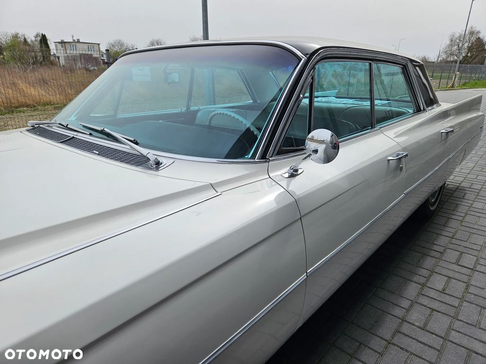 Cadillac Deville - 24