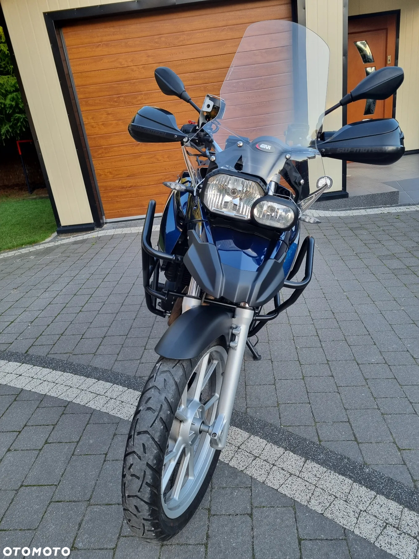 BMW F