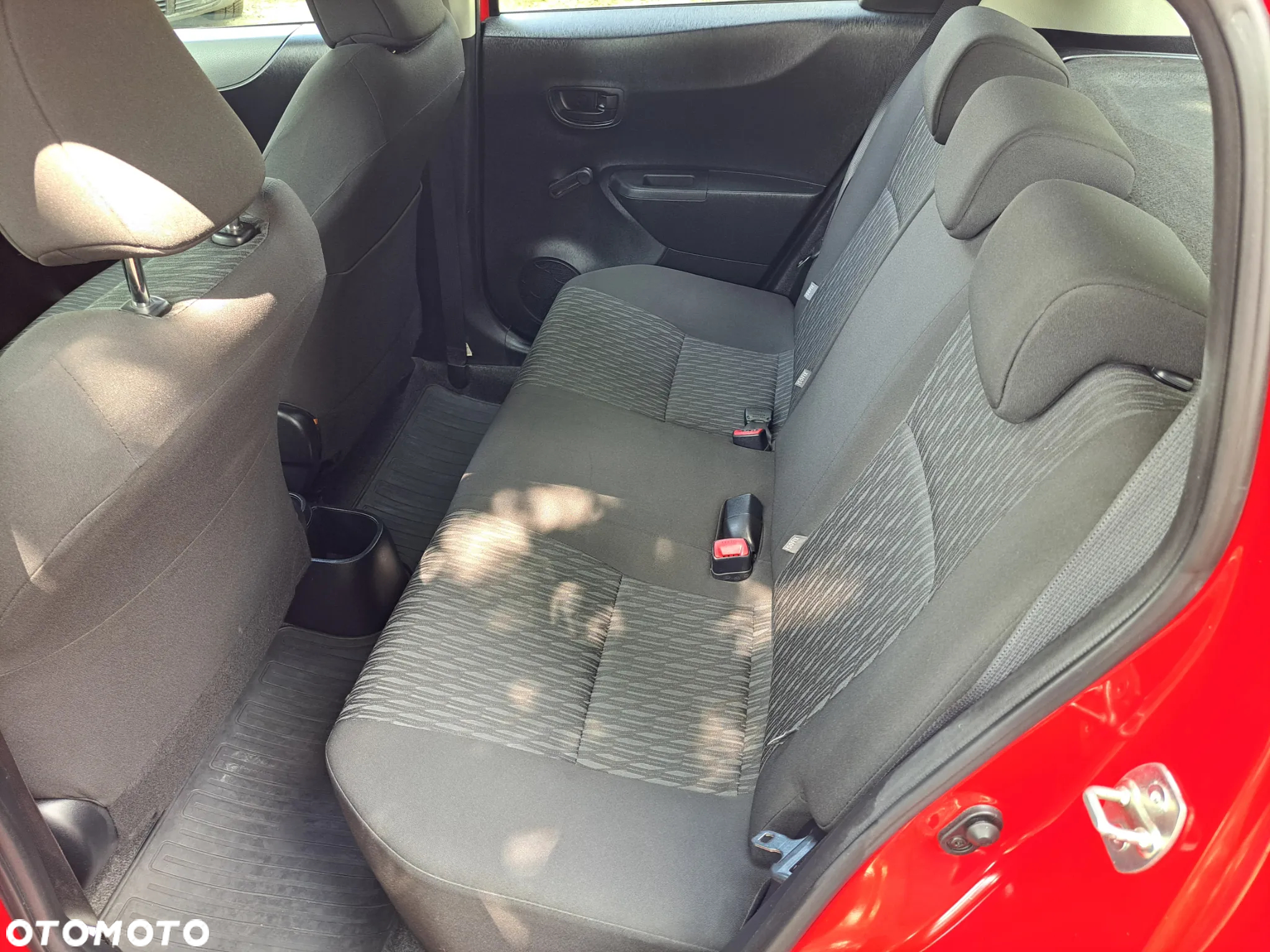 Toyota Yaris 1.0 Premium - 14