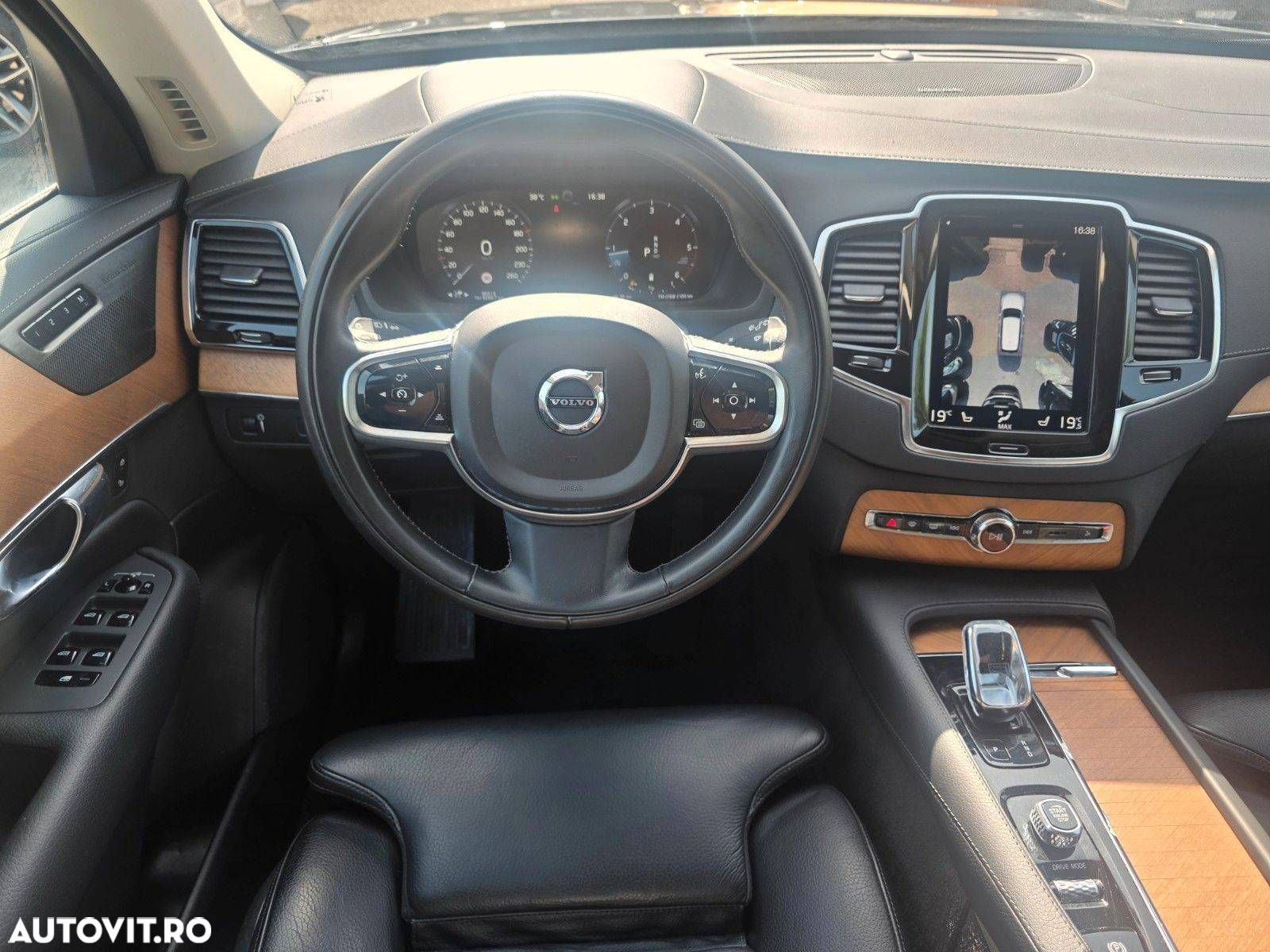 Volvo XC 90 - 8