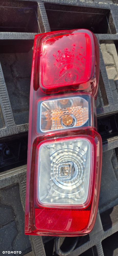 Lampa tylna prawa ISUZU D-MAX 2020- - 2