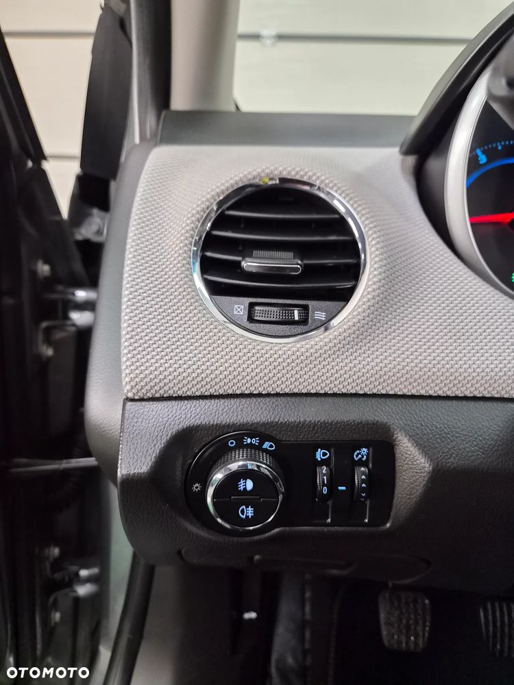Chevrolet Cruze 1.6 LS+ - 26