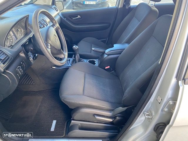 Mercedes-Benz A 160 Classic BlueEfficiency - 4