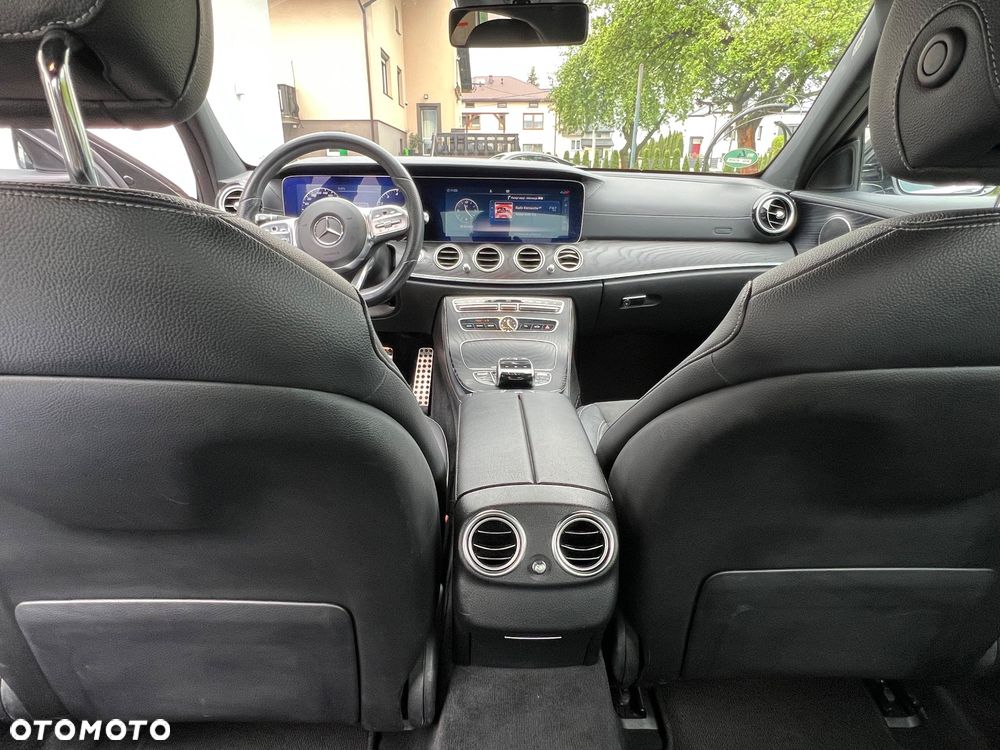 Mercedes-Benz Klasa E 200 4-Matic 9G-TRONIC - 17
