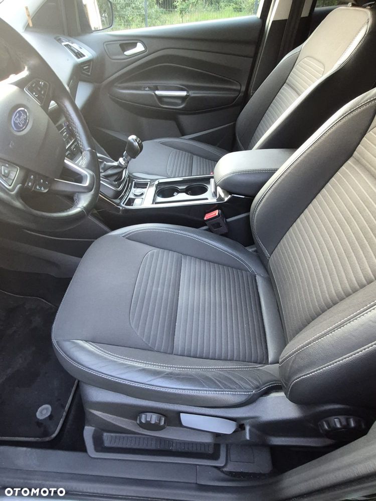 Ford Kuga 2.0 TDCi AWD Titanium - 2