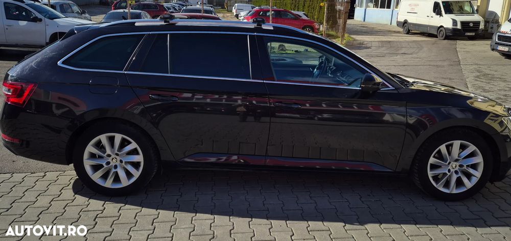 Skoda Superb 2.0 TDI DSG 4X4 Style - 6