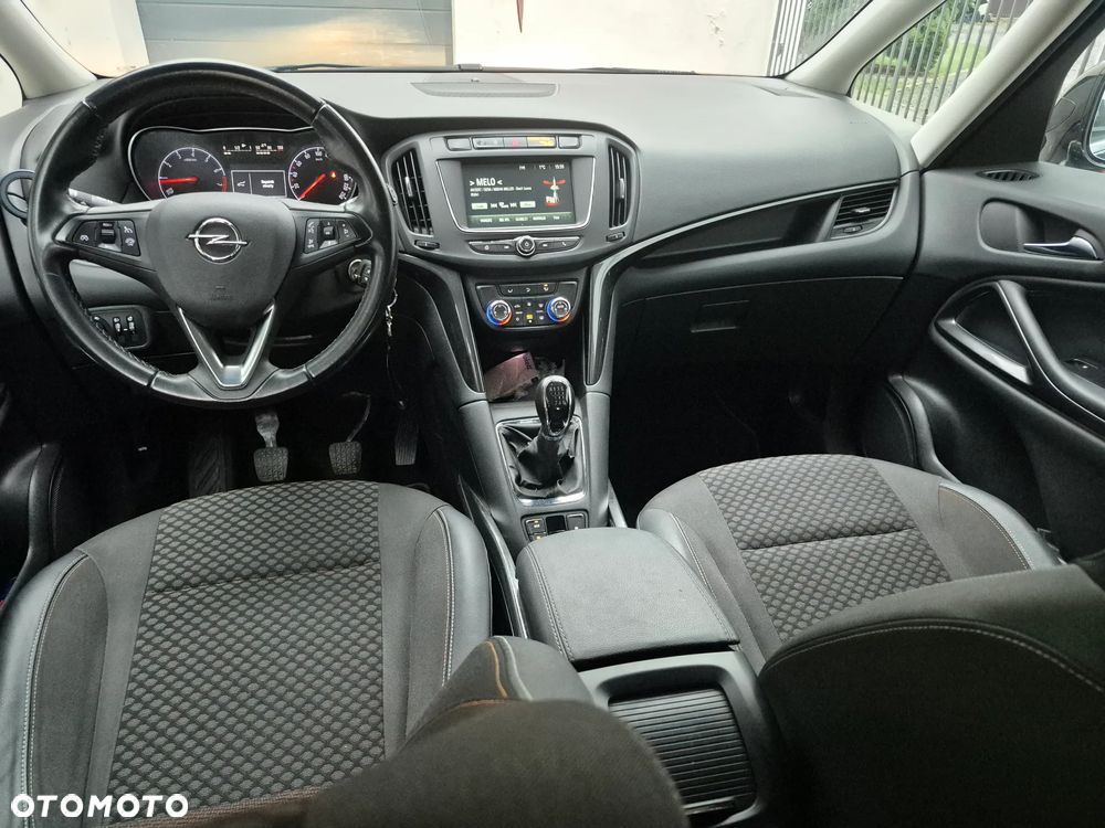 Opel Zafira 1.6 T Plus S&S - 8