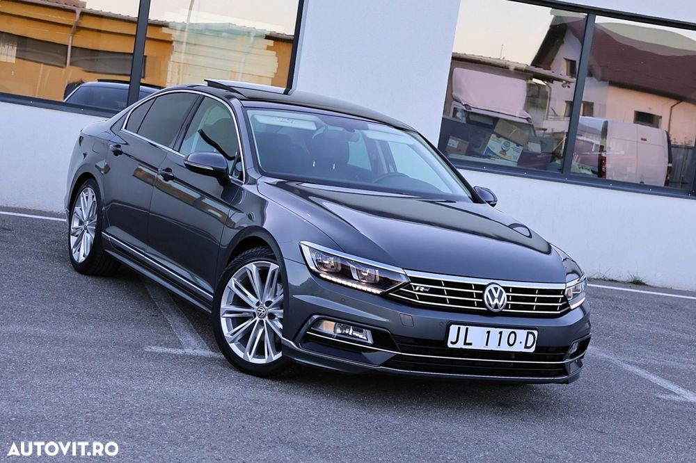 Volkswagen Passat - 1