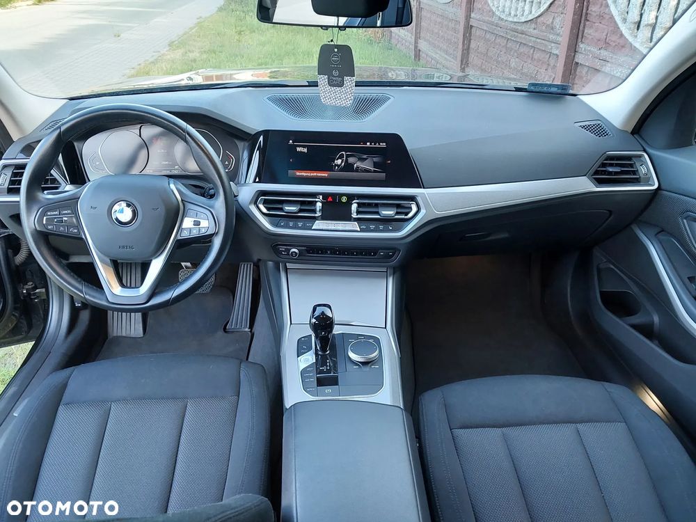 BMW Seria 3 318i Business Edition - 10