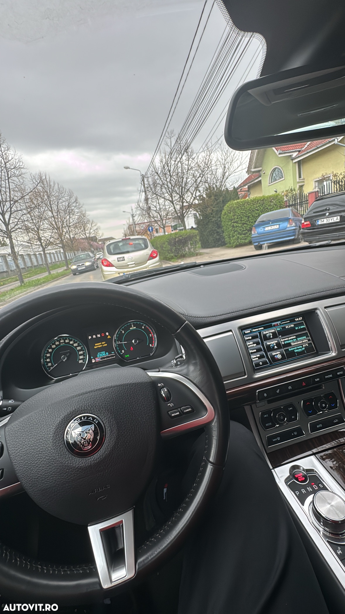 Jaguar XF 2.2D Luxury - 12