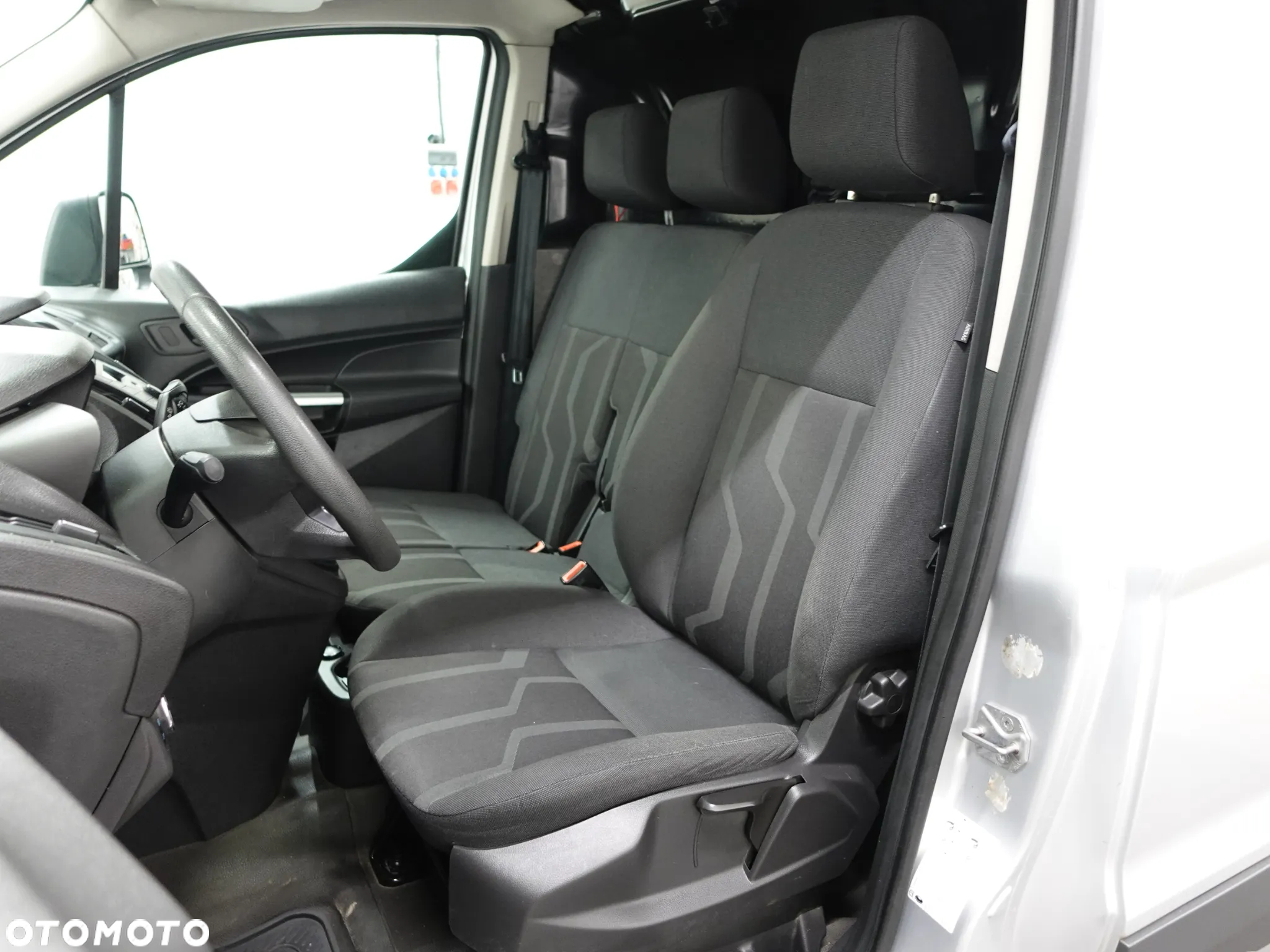 Ford Transit Connect - 23