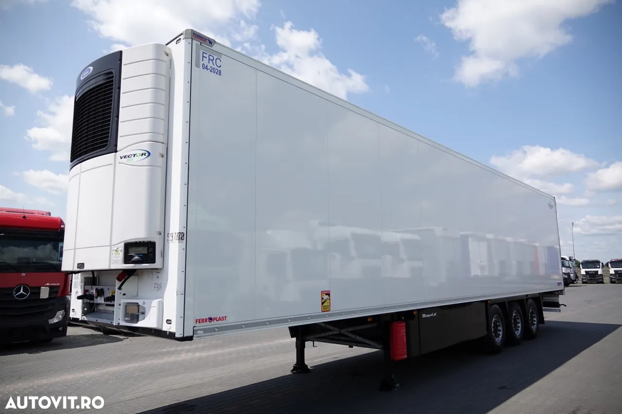 Schmitz Cargobull FRIGIDER / TRANSPORT VECTOR 1550 UNITĂȚI / DOPPELSTOCK / AXĂ RIDICATĂ / COȘ PENTRU PALEȚI / 2022 - 4