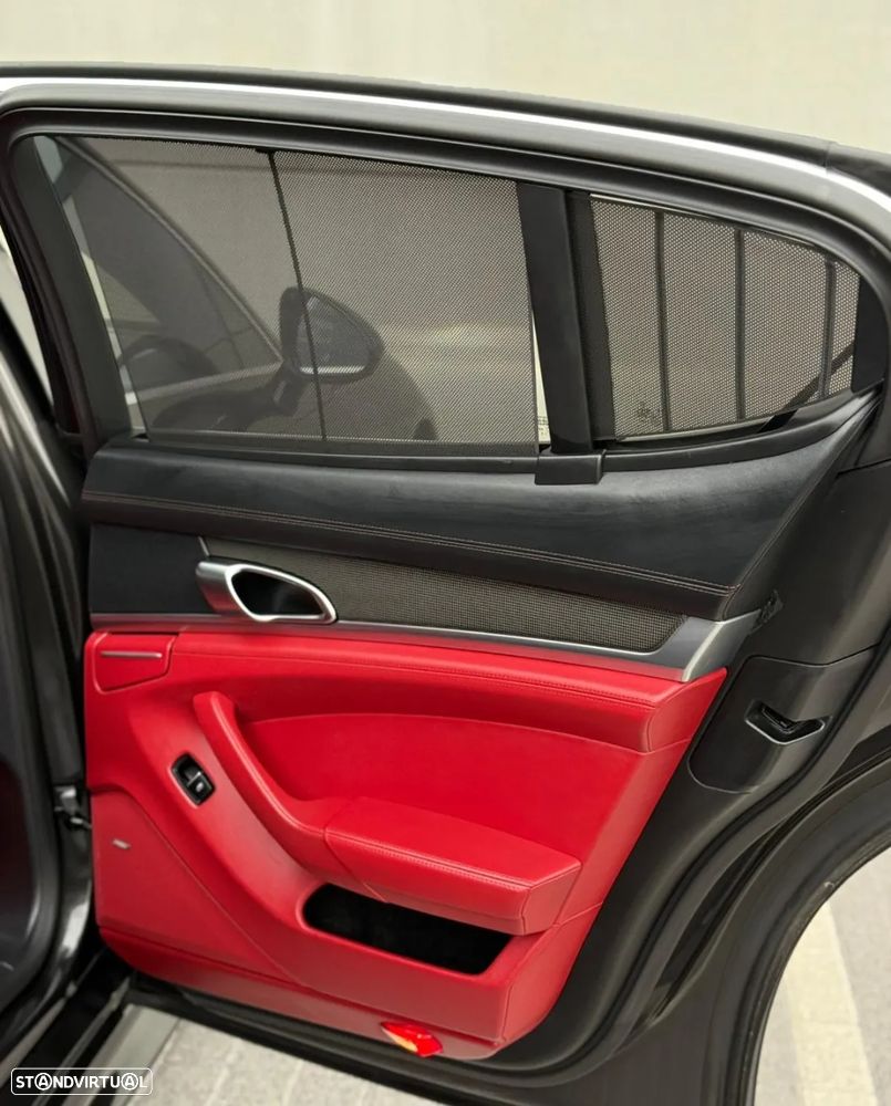 Porsche Panamera Turbo PDK - 25