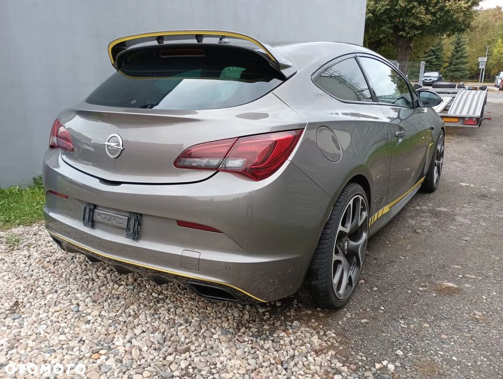 Opel Astra IV GTC OPC - 6