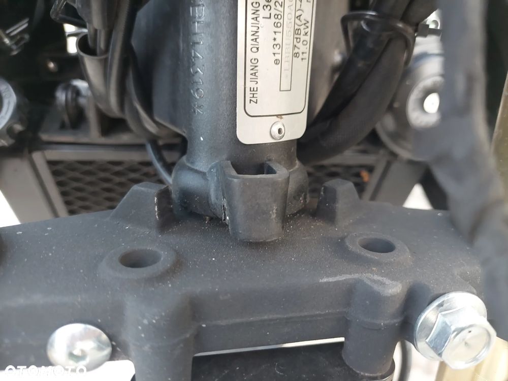 QJMOTOR SRK 125S - 3