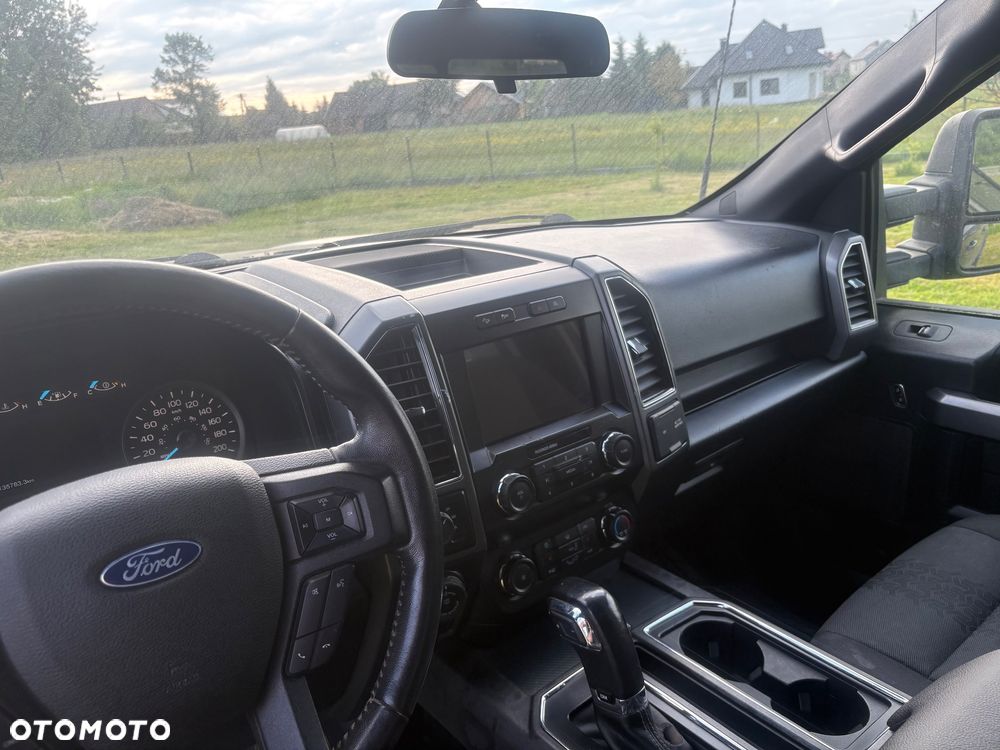 Ford F150 - 4