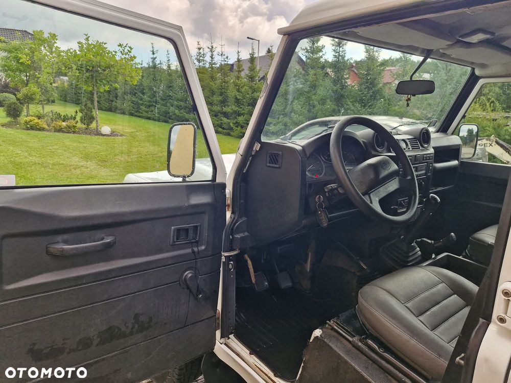 Land Rover Defender 2.2 TD4 E - 9