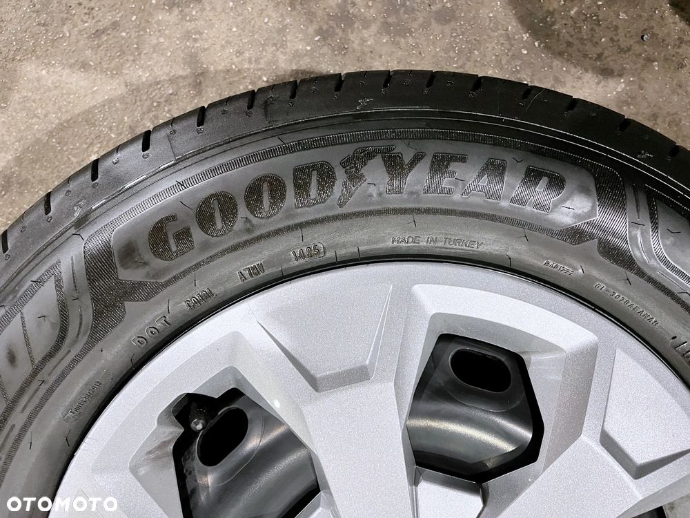 Koła Renault Trafic III 5x114,3 16 Letnie Goodyear 215 65 TPMS - 4