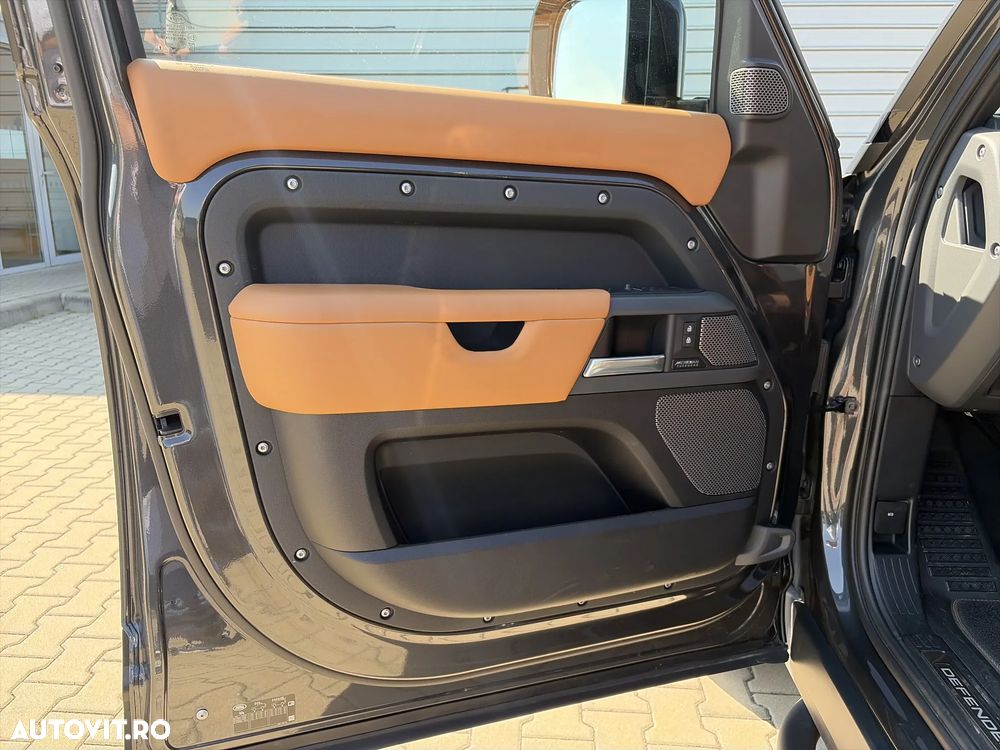 Land Rover Defender 110 3.0 P400 MHEV X - 11