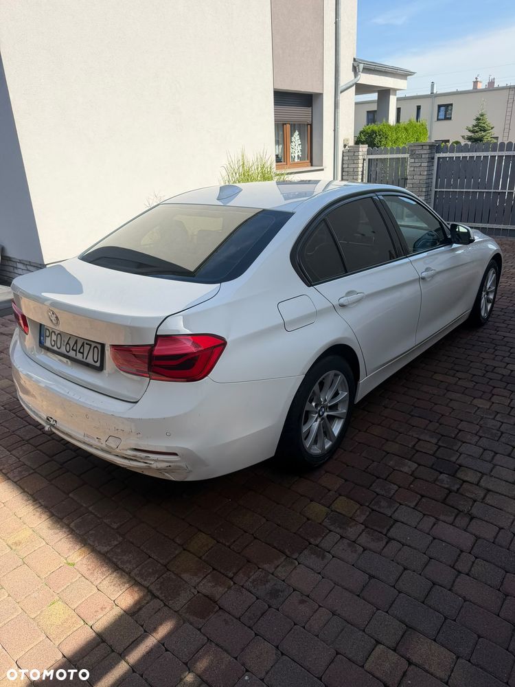 BMW Seria 3 320d xDrive Sport Line - 4
