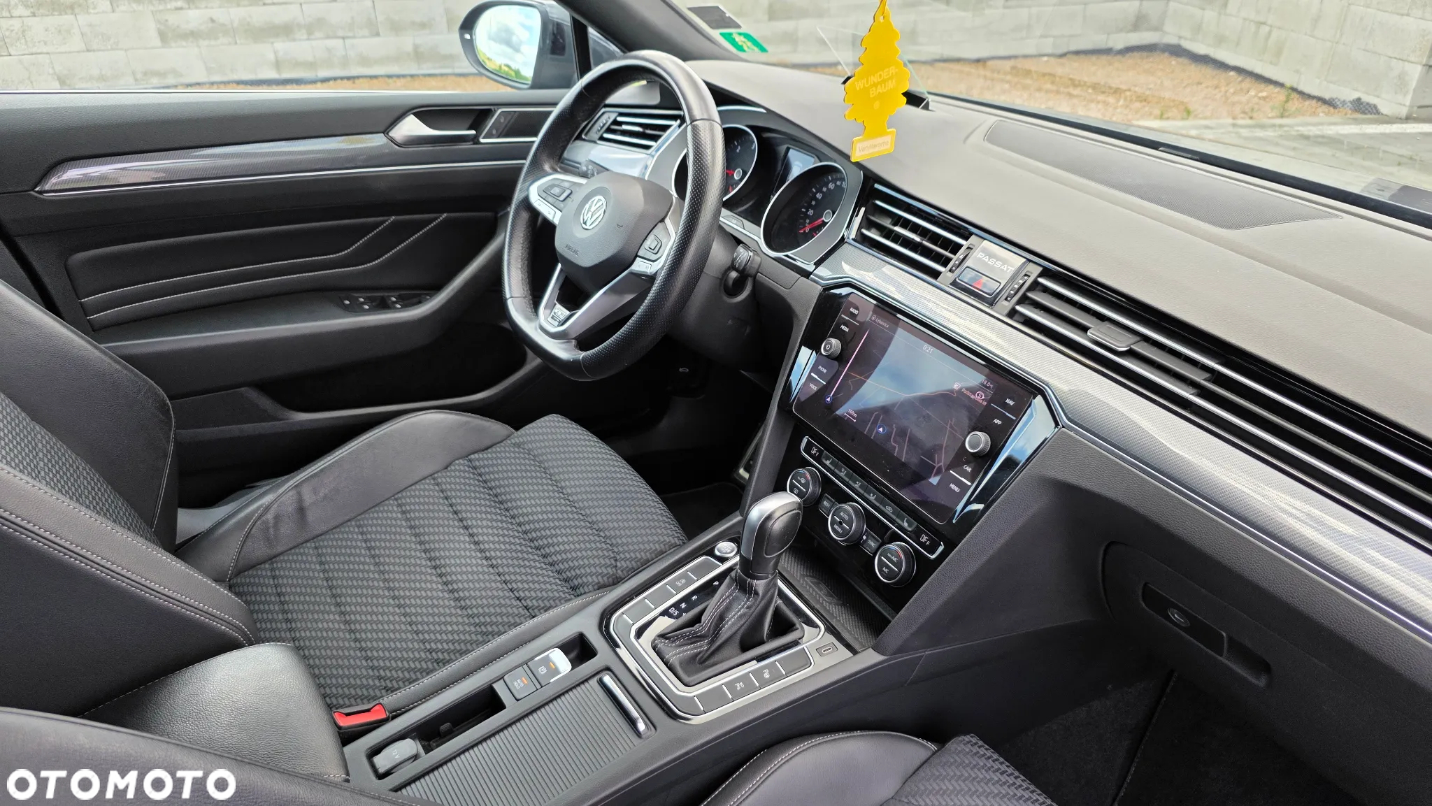 Volkswagen Passat Variant 2.0 TDI SCR DSG R-Line - 21