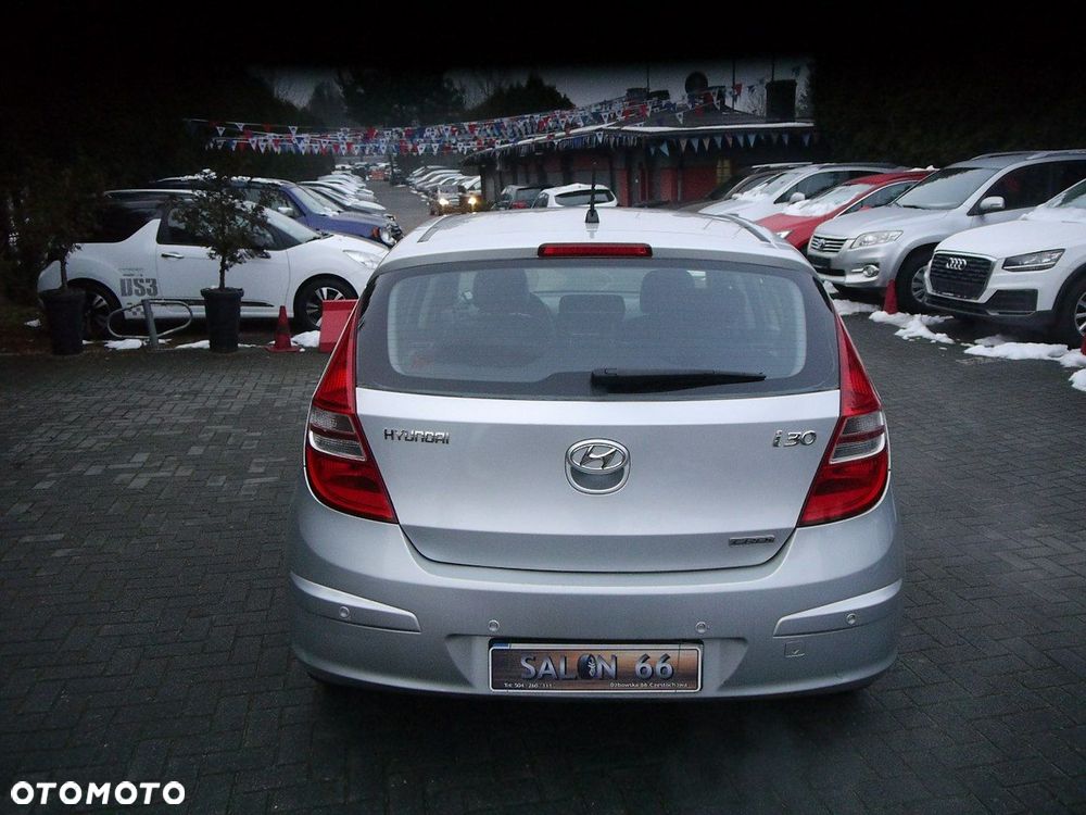 Hyundai i30 1.6 CRDi Comfort EU5 - 12