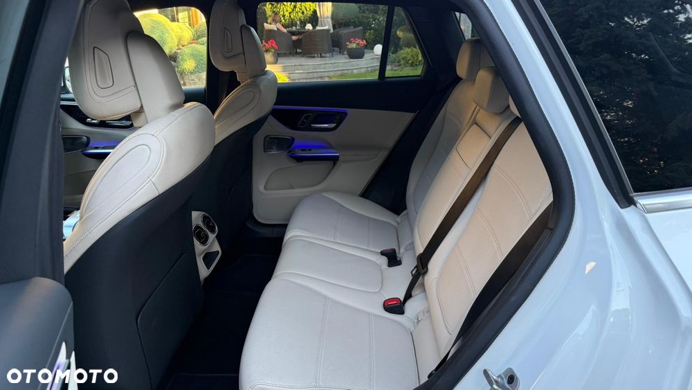 Mercedes-Benz GLC 300 4Matic 9G-TRONIC Avantgarde Advanced - 10