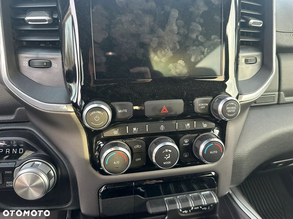 RAM 1500 5.7 Crew Cab Shortbed Laramie Black - 16