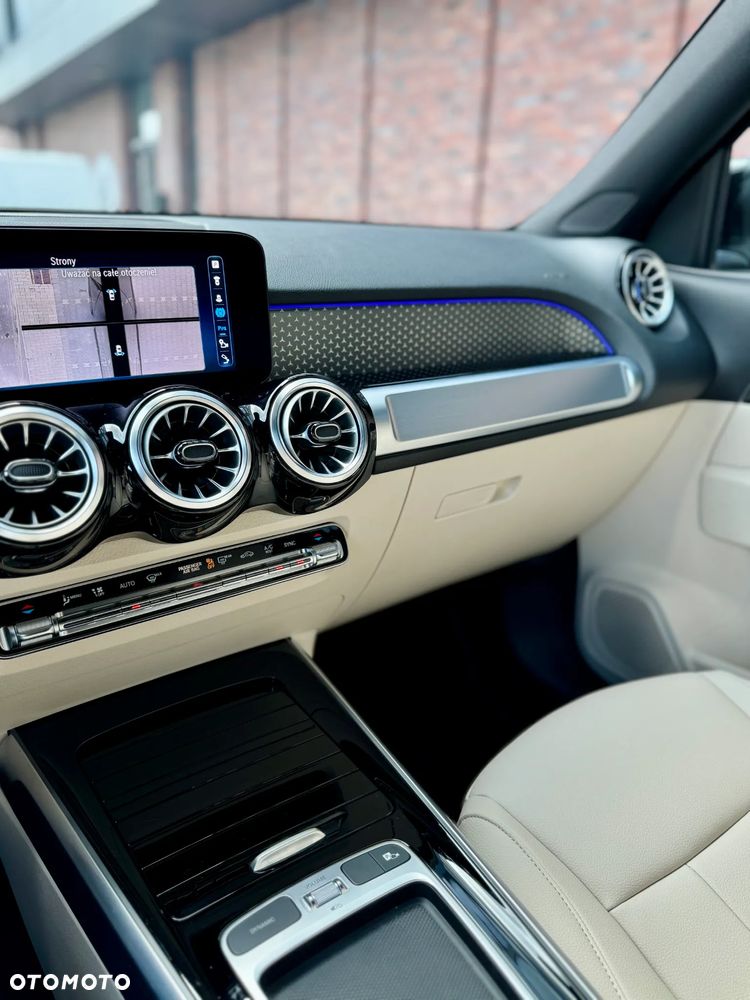 Mercedes-Benz GLB - 16