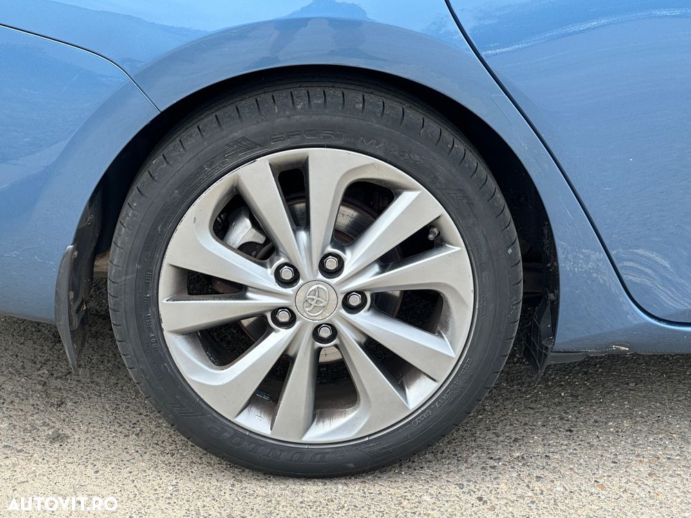 Toyota Auris 1.8 L VVT-i Hybrid Sol - 18