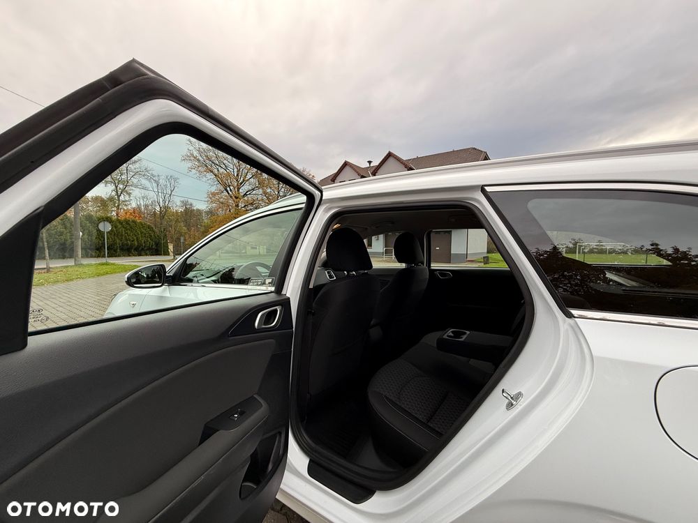 Kia Ceed 1.6 CRDi SCR L Business Line Plus - 21