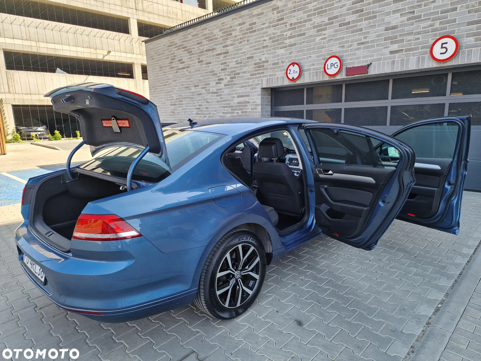 Volkswagen Passat 1.8 TSI BMT Comfortline - 10