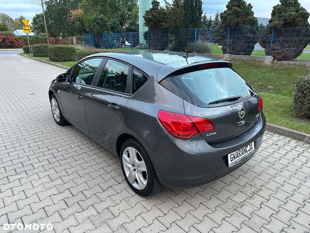 Opel Astra 1.4 - 4