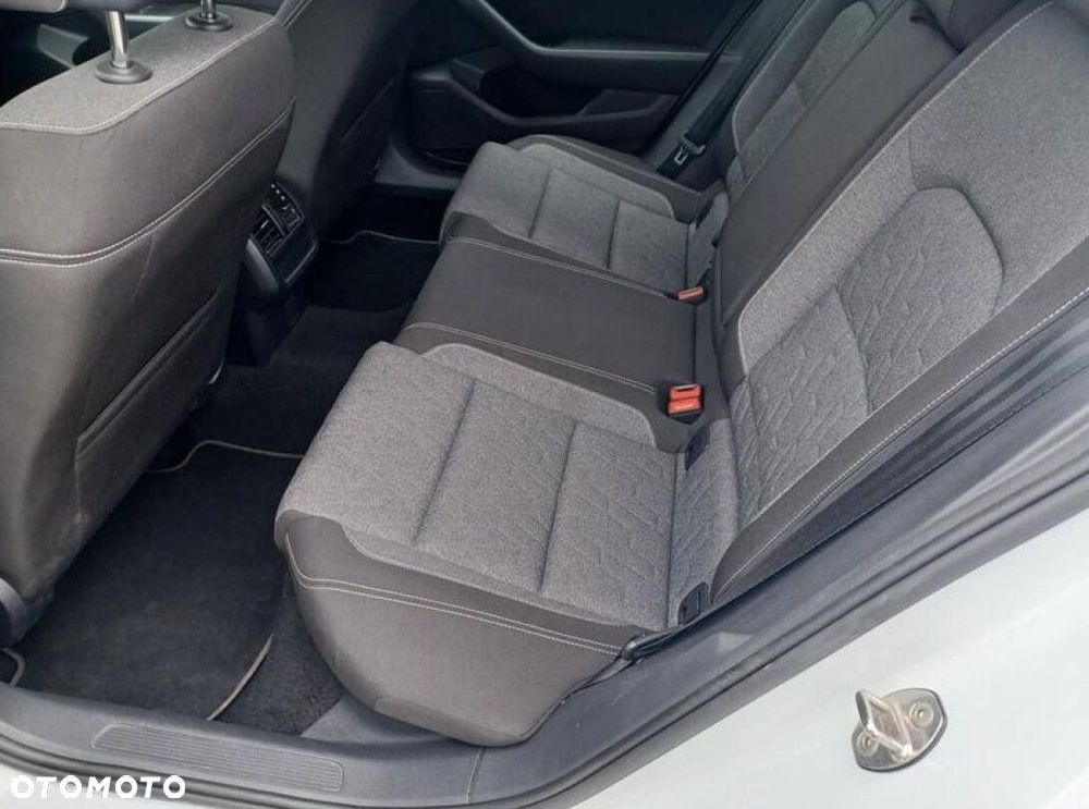 Volkswagen Passat - 8