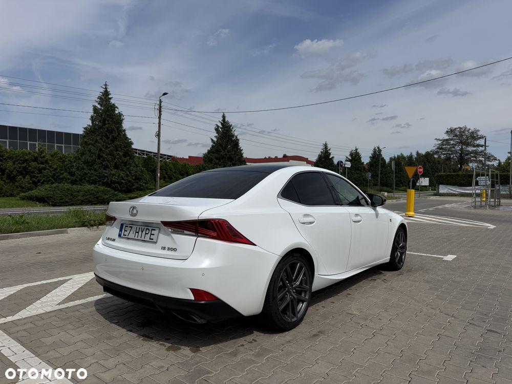 Lexus IS 200t / 300 F Sport - 7
