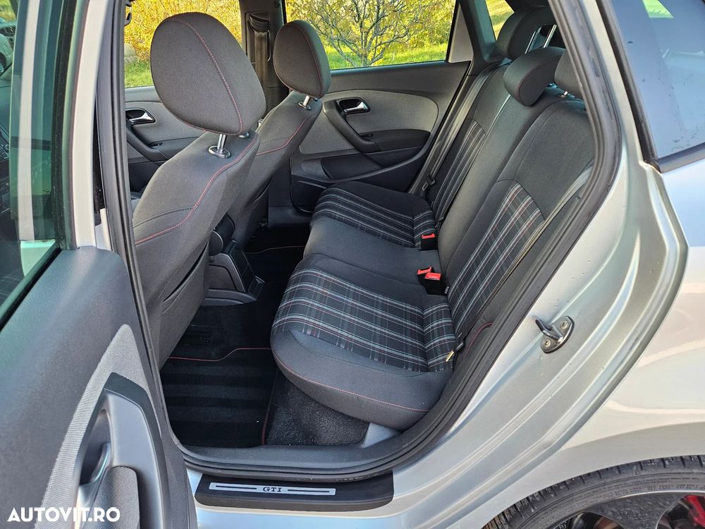 Volkswagen Polo 1.4 DSG GTI - 8