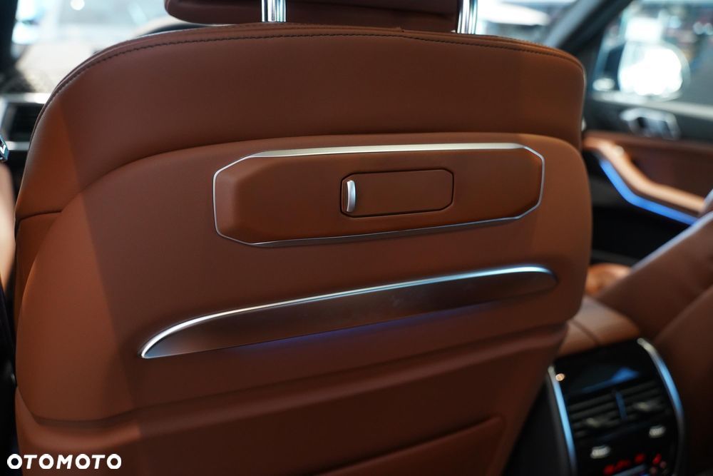 BMW X7 - 13