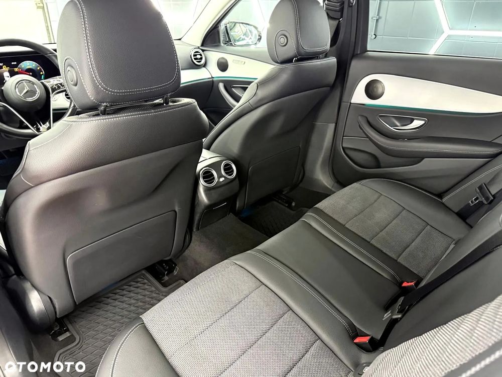 Mercedes-Benz Klasa E 300 de 4Matic 9G-TRONIC Avantgarde - 28