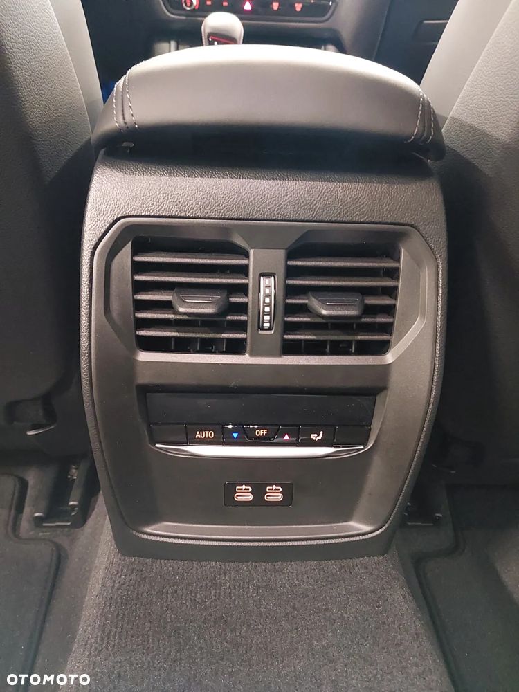 BMW M3 Competition M xDrive - 23