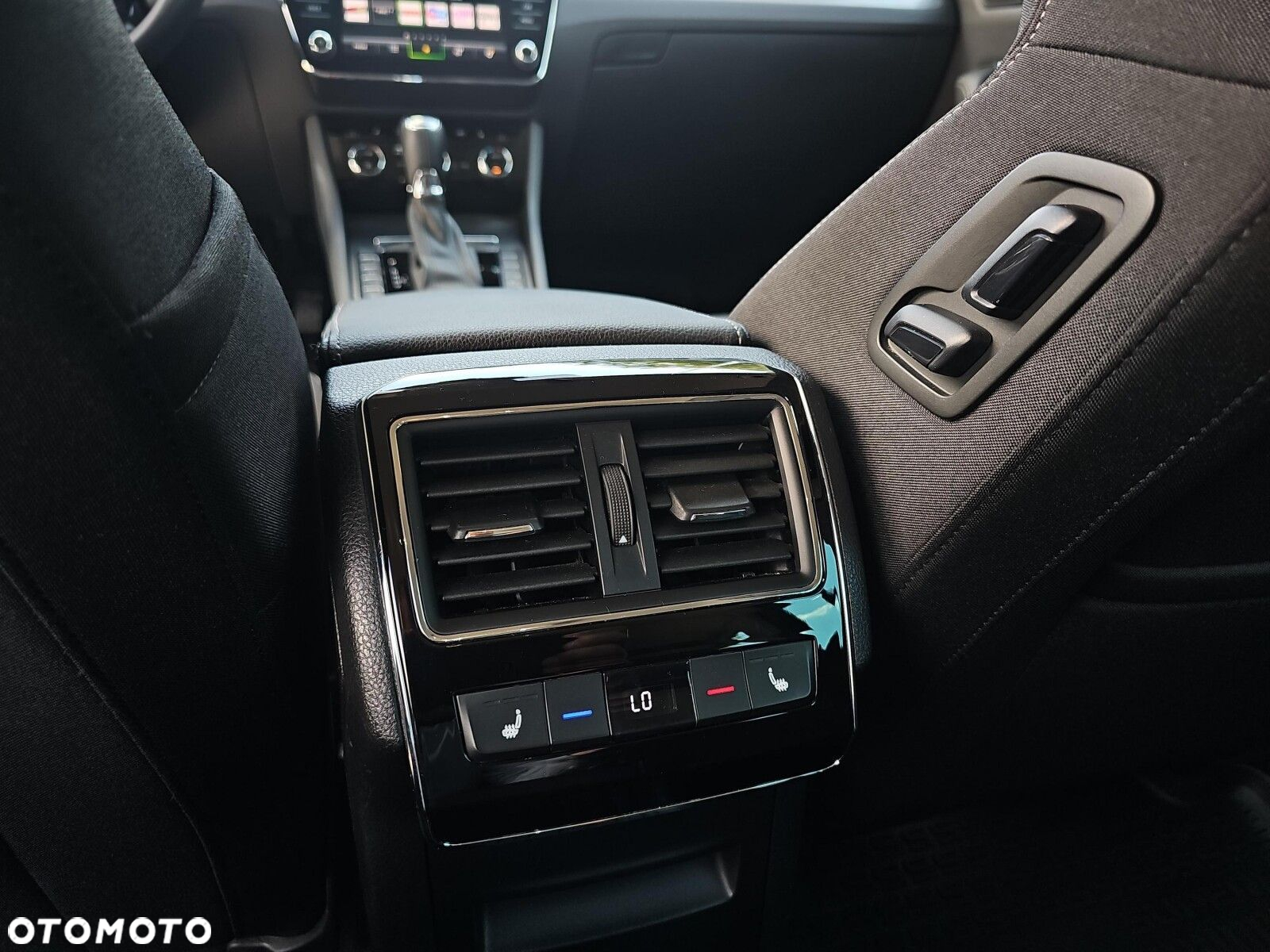 Skoda Superb 2.0 TDI SCR Style DSG - 29